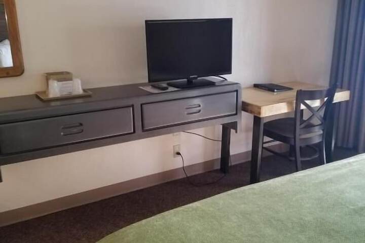 Room 8 of 35