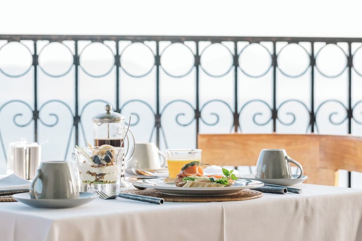 Breakfast/Coffee Service 41 of 75