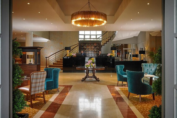 Entrance & Lobby