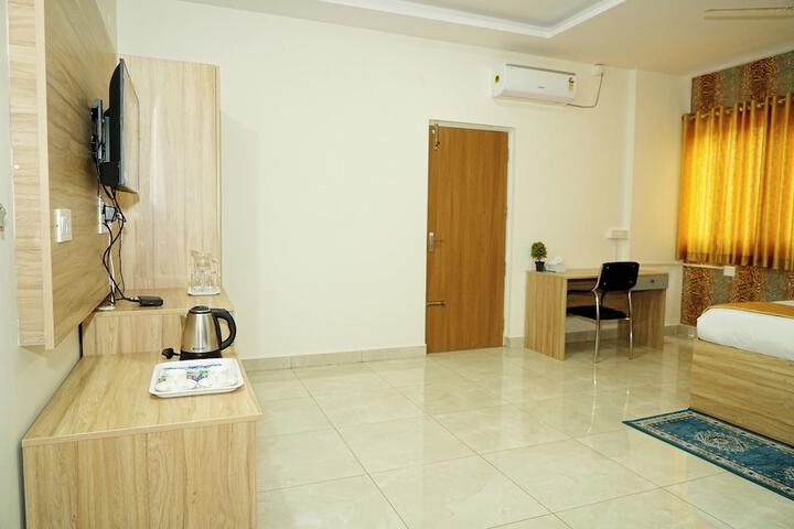 Room 5 of 14