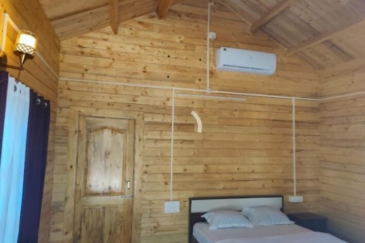 Room 3 of 15