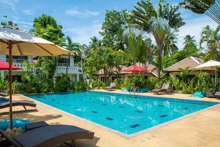 Hotel Pool