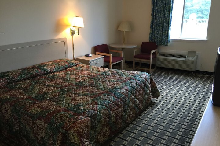 Room 6 of 17