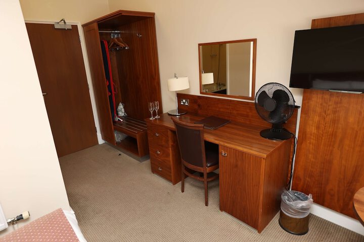 Room 42 of 112