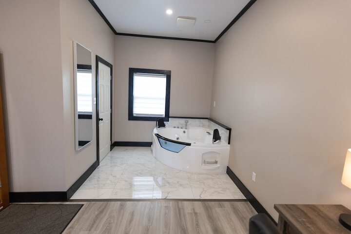 Room 15 of 165