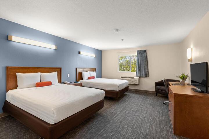2 Queen Beds (5 of 7)