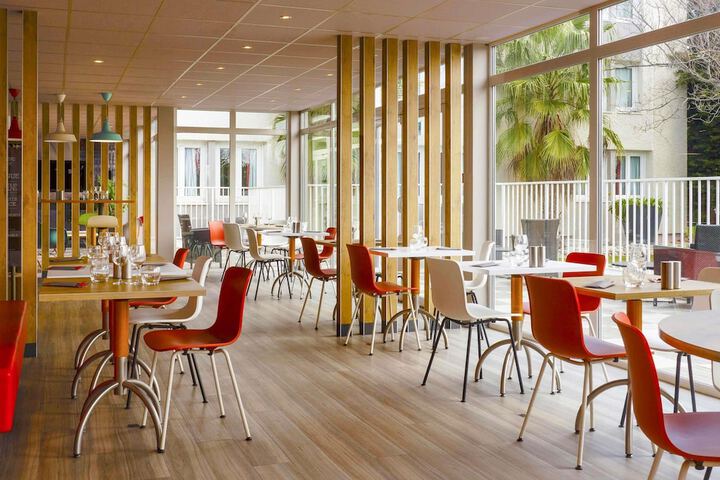 Dining 42 of 57