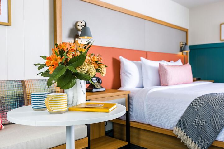 Room 4 of 33