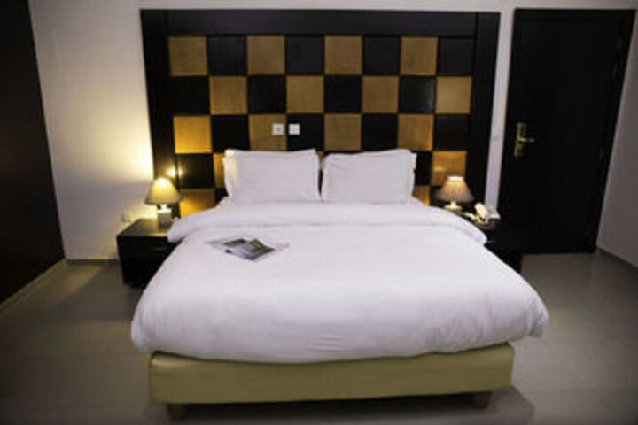 Room 10 of 26