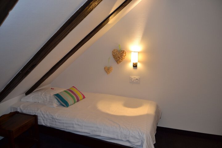 Room 14 of 96