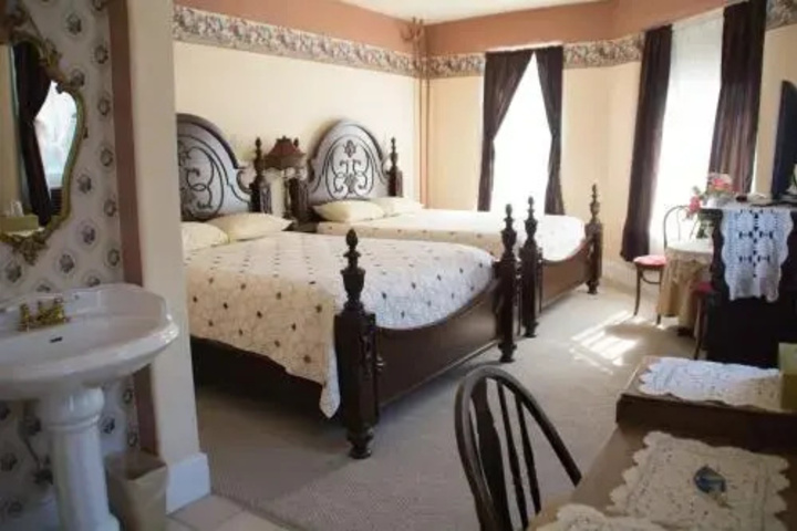 Room 3 of 11