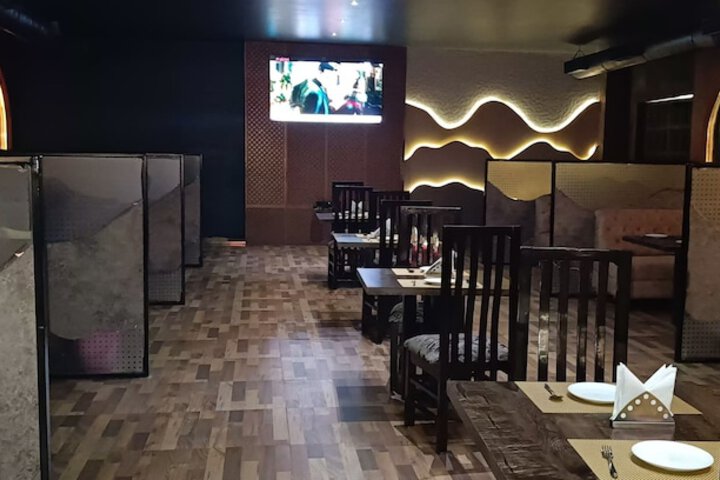 Lounge 11 of 47
