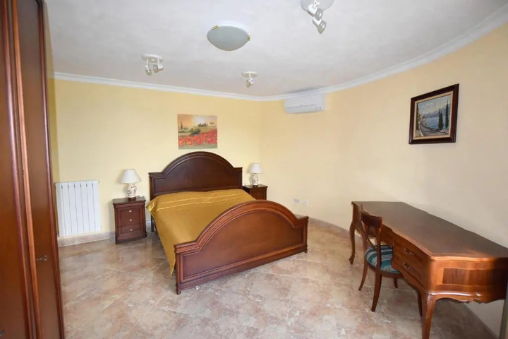 Room 4 of 21