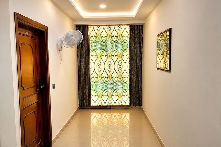 Entrance & Lobby