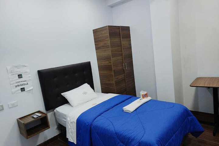 Room 4 of 14