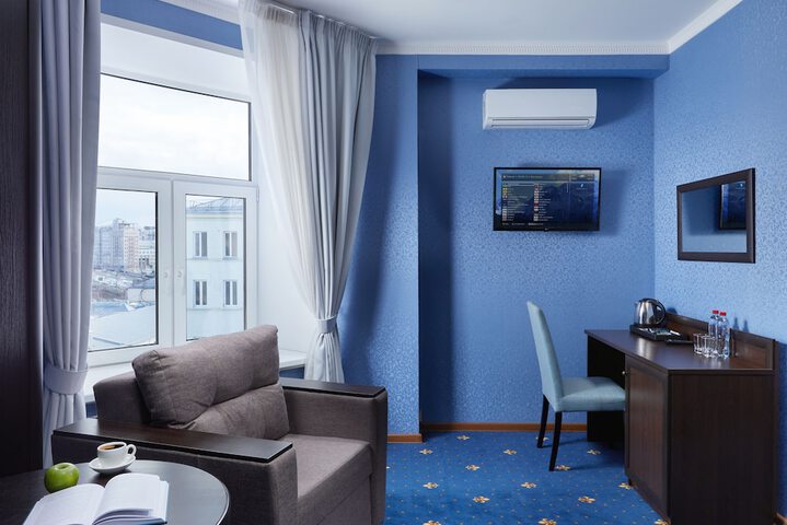 Room 19 of 48