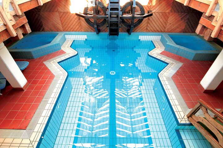 Hotel with Pool