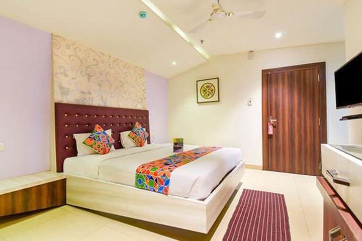 Room 7 of 19