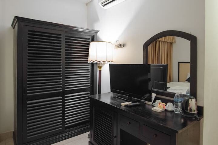 Room 19 of 48