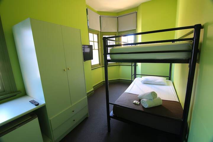 Room 2 of 44