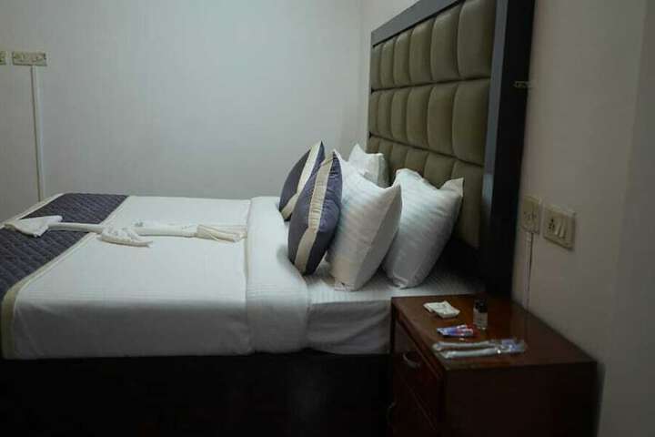 Room 7 of 14