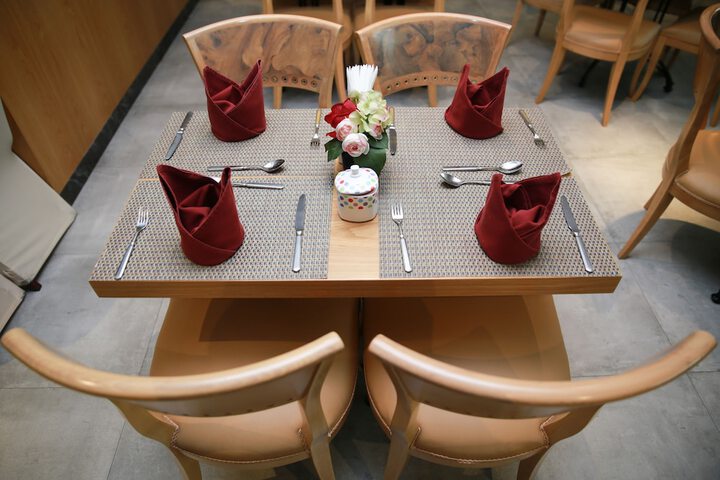 Dining 34 of 43