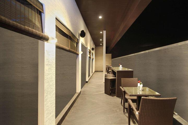 Lounge 10 of 152