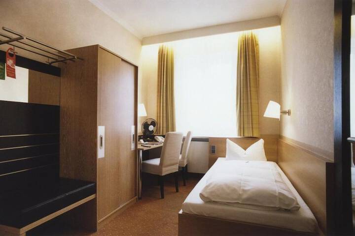 Room 38 of 73