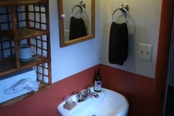 Room 11 of 25