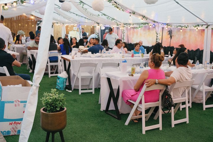 Ballroom/Hall 283 of 296