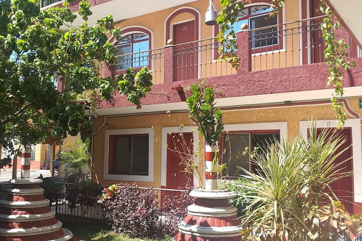 Hotel Exterior 49 of 54