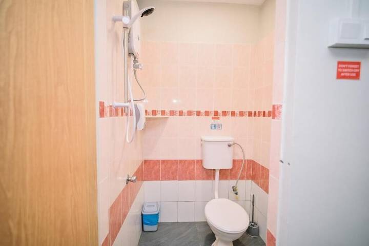 Room 9 of 18