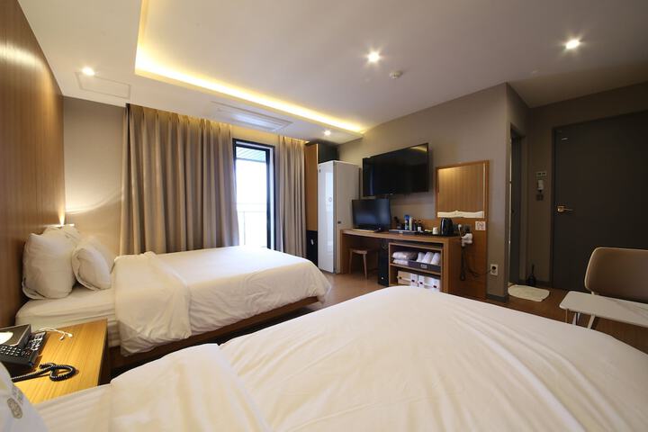 Room 43 of 110