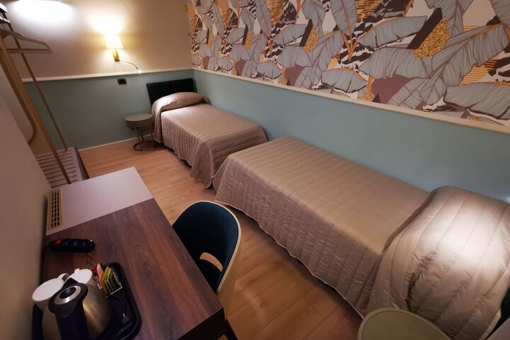 Room 9 of 30