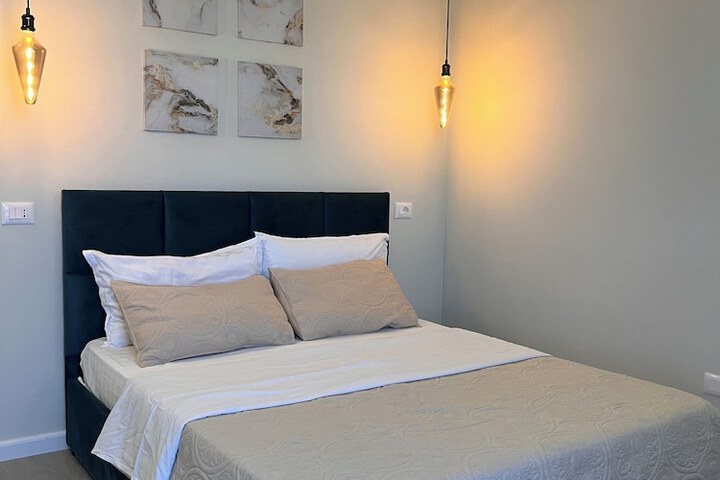 Room 40 of 146