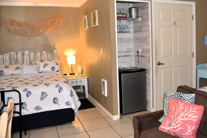Room 4 of 50