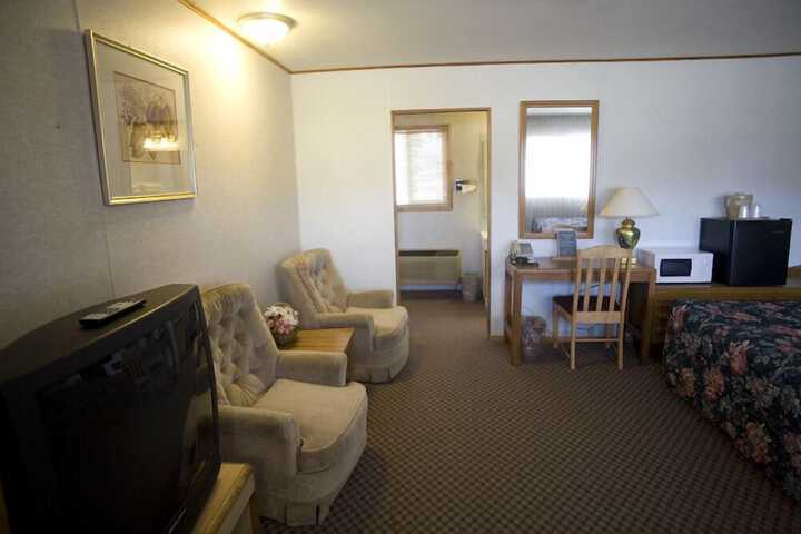 Room 6 of 25