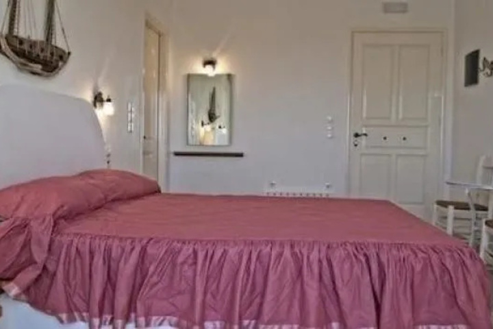 Room 2 of 8