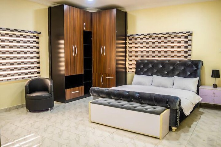 Room 2 of 45