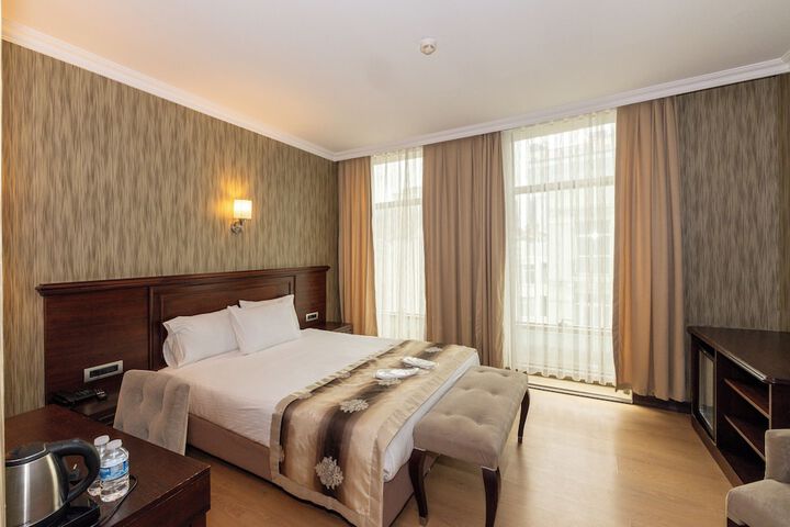 Room 8 of 40