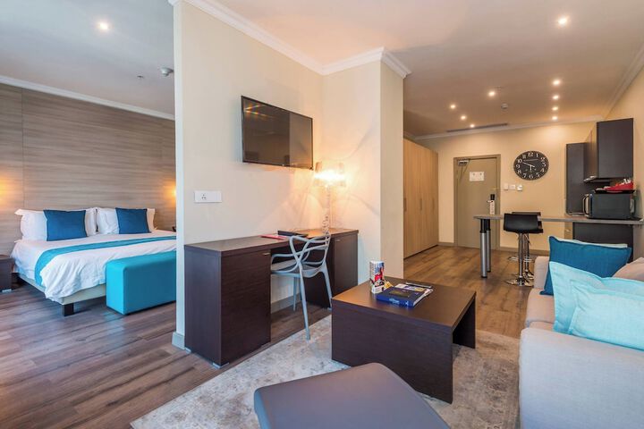 Room 27 of 144