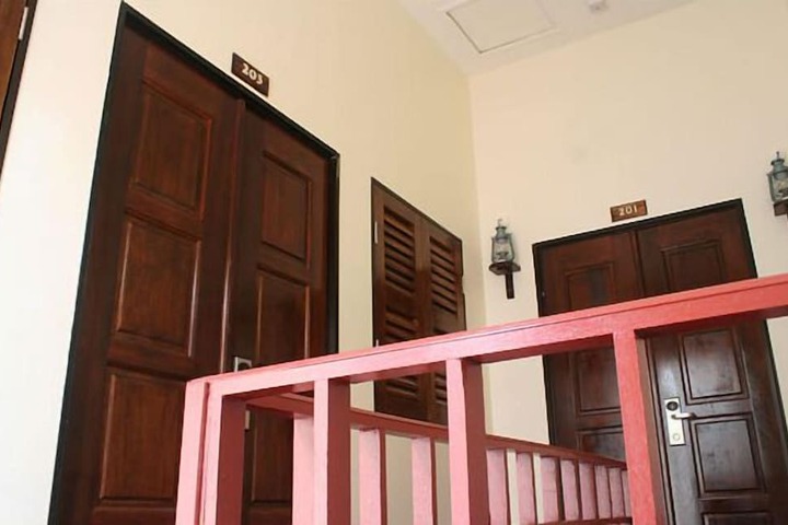 Hotel Interior 8 of 128