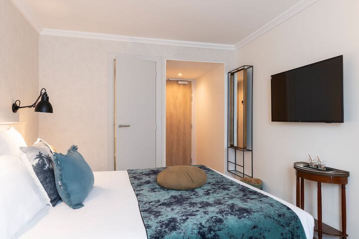 Room 11 of 35