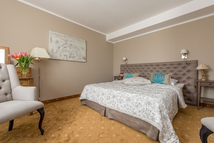 Room 6 of 39