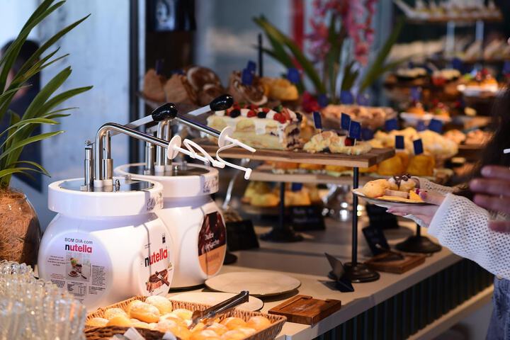 Breakfast/Coffee Service 25 of 32