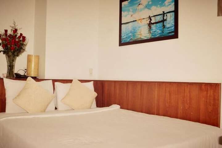 Room 25 of 53