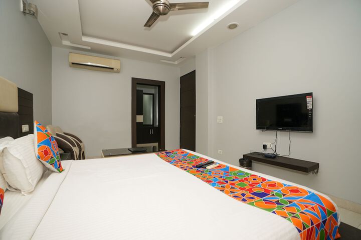 Room 19 of 28