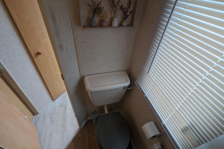 Room 14 of 28