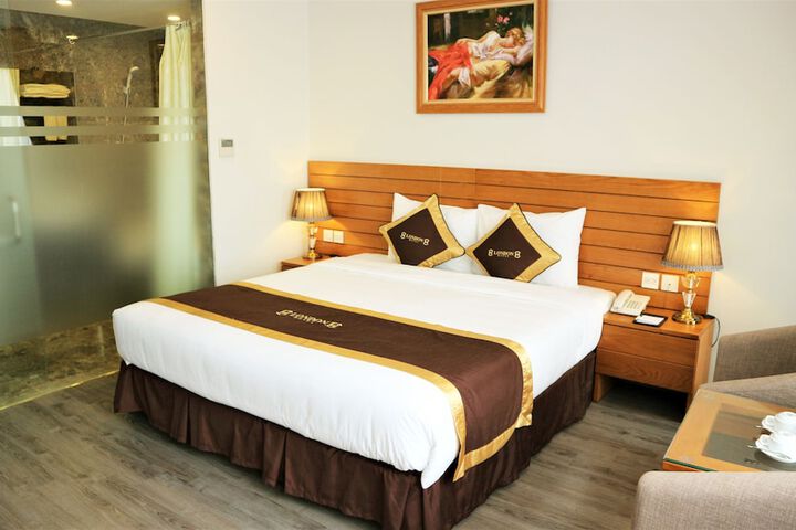 Room 9 of 37