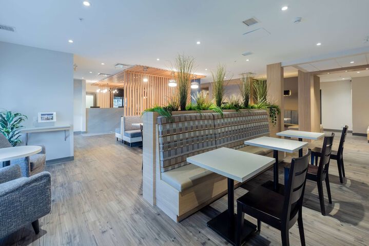 Breakfast/Coffee Service 25 of 32